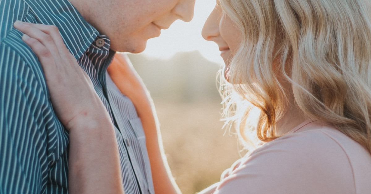 Shaun So with wife Anna Chlumsky at an event together.