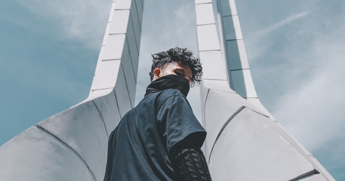 Holly Sonders, Biography of Former TV Star turned Model